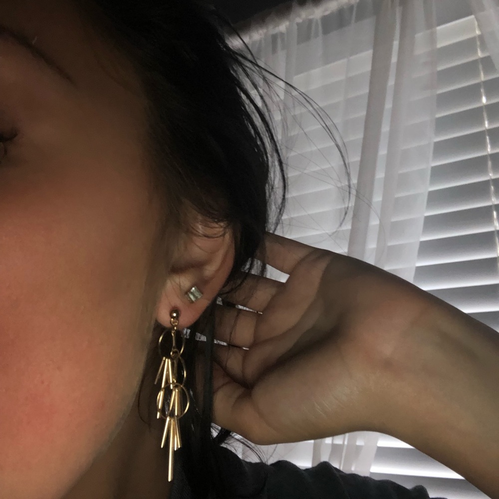 earrings - Picture 2 of 3